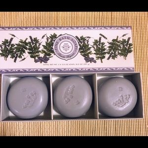 Fine Bath Soap
Lavender scented